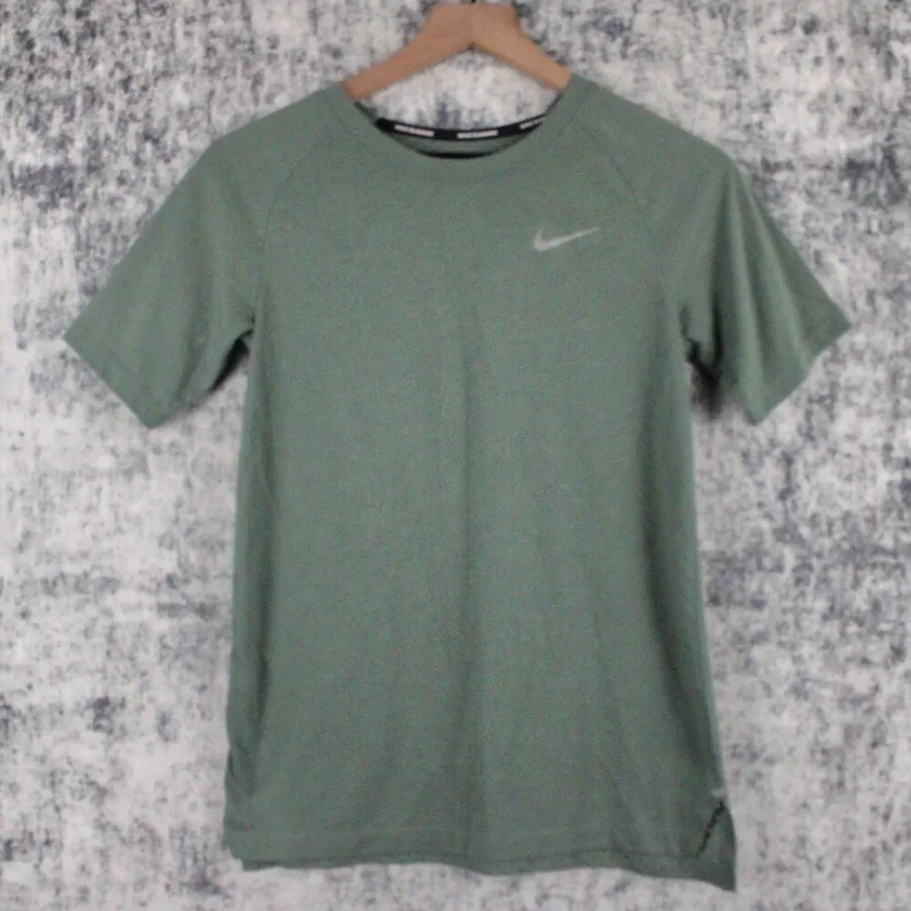 Nike Women’s Size XS Running Top T Shirt Short Sleeve Green AT4174-365